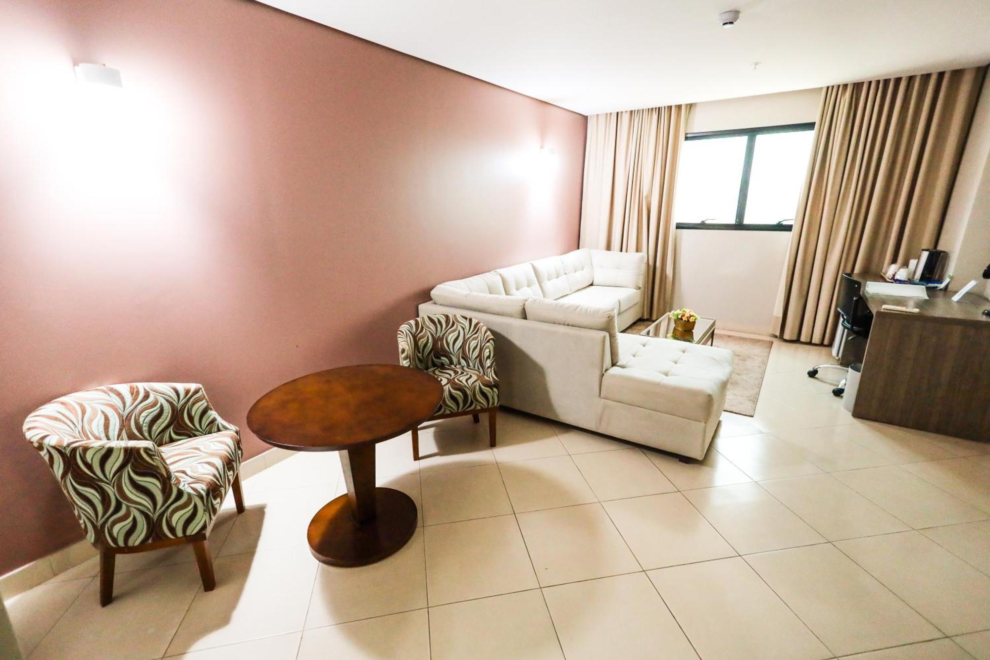 Hotel Inter Cuiaba Экстерьер фото A living room